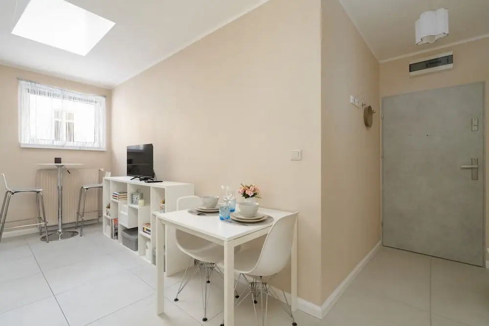 Comfortable Studio In Poznan By Renters