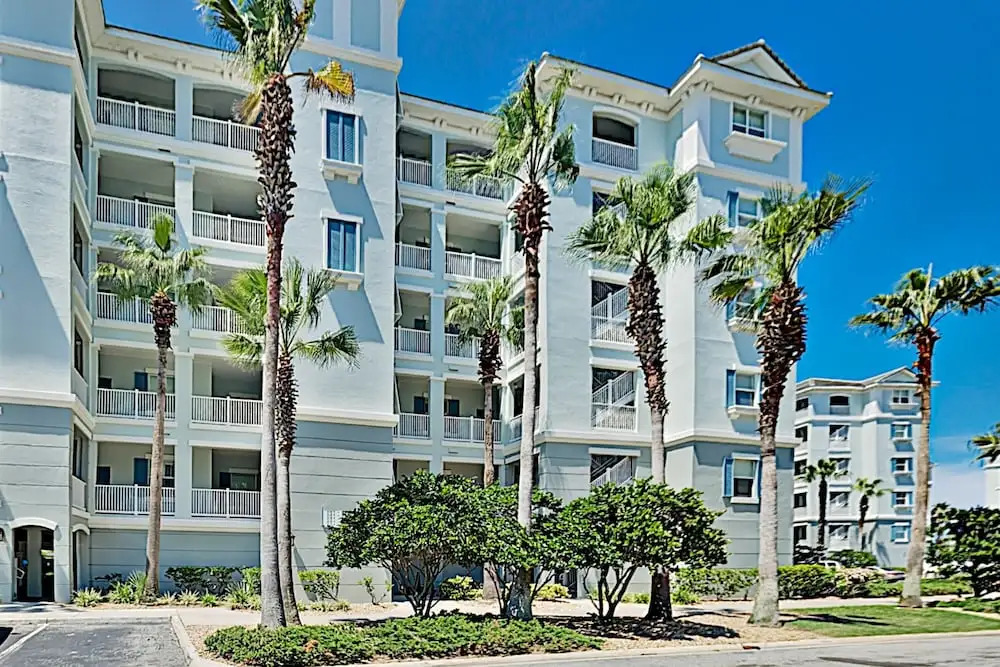 300cbw32 3 Bedroom Condo