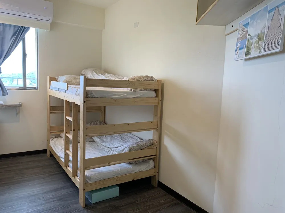 Corner 284-Hostel