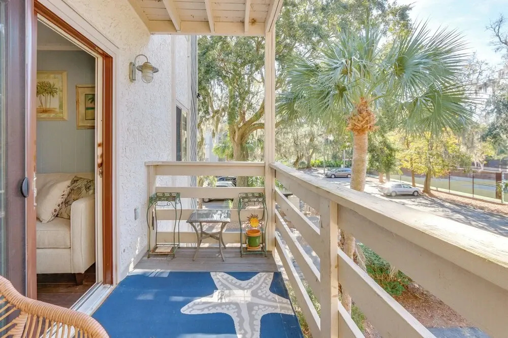 < 1 Mi to Coligny Beach Park: Condo w/ Tennis!