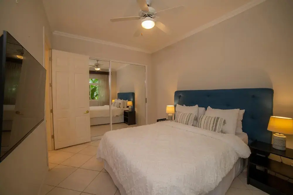 Colina 8F - 2 bdr 2 Bath