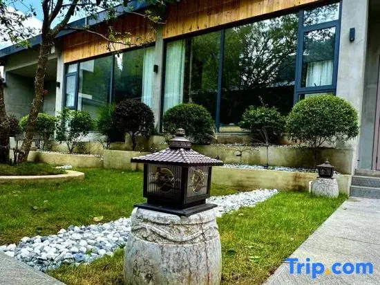 Yangshuo Landscape Qiyuan Courtyard House (Ten-Mile Gallery Yulong River)