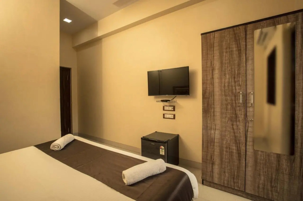 Hotel Apsara - NearJ J Hospital Mumbai