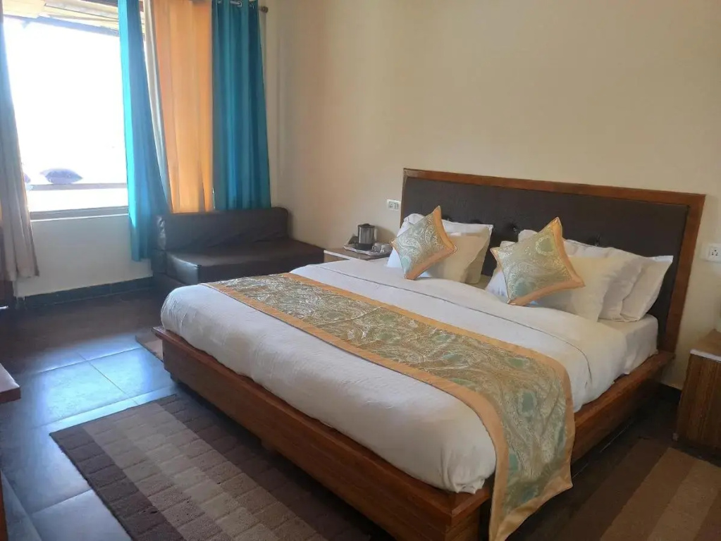 Naina Bird Resort