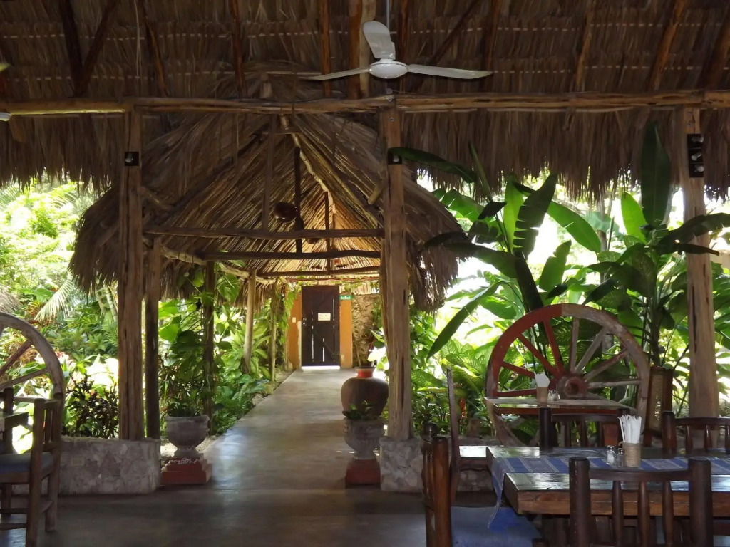 Gardenhotel Macan Ché B&B
