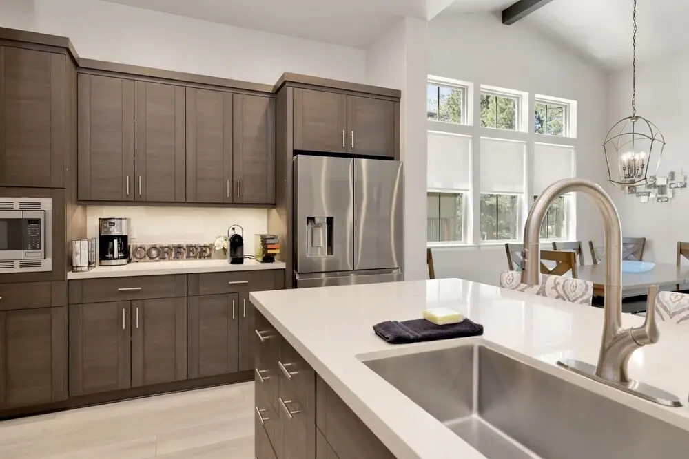 2162-the Reel Deal 3 Bedroom Home by RedAwning