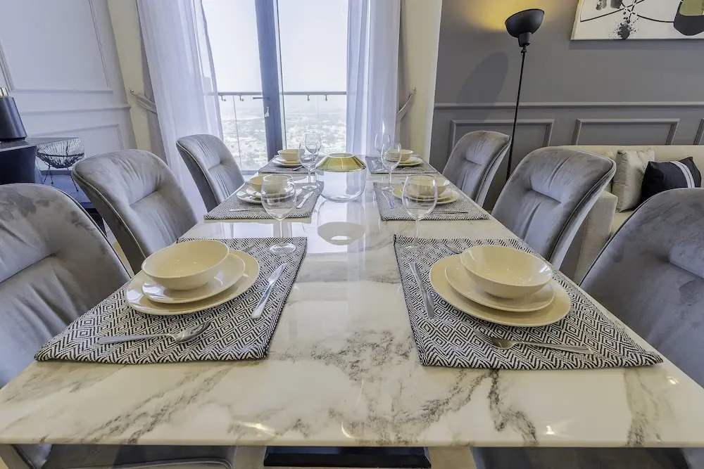 Monty - Luxury Meets Comfort Apt With Panoramic City View