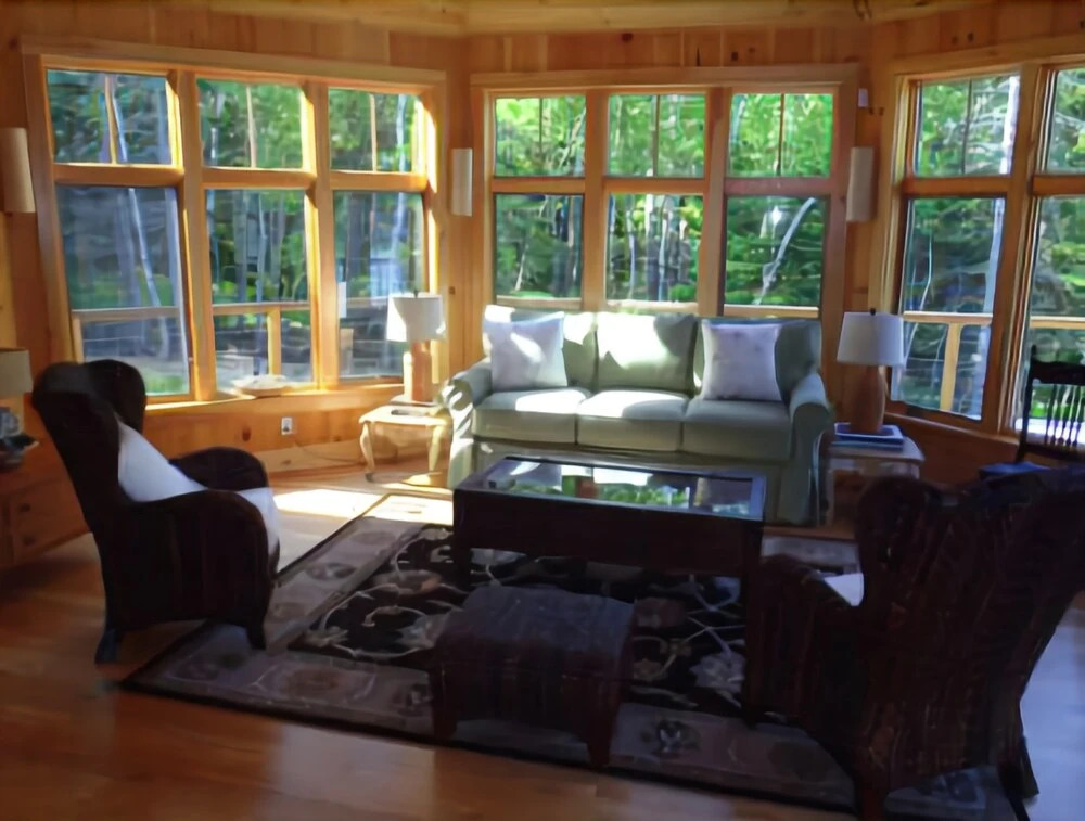 Cottage on the Shore - Four Bedroom Home