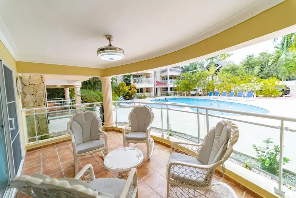 Beach and Pool Views on Los Corales Beach Bh101