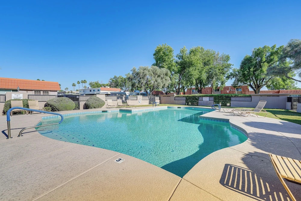 2 Mi to Old Town! Dog-friendly Condo w/ Pool