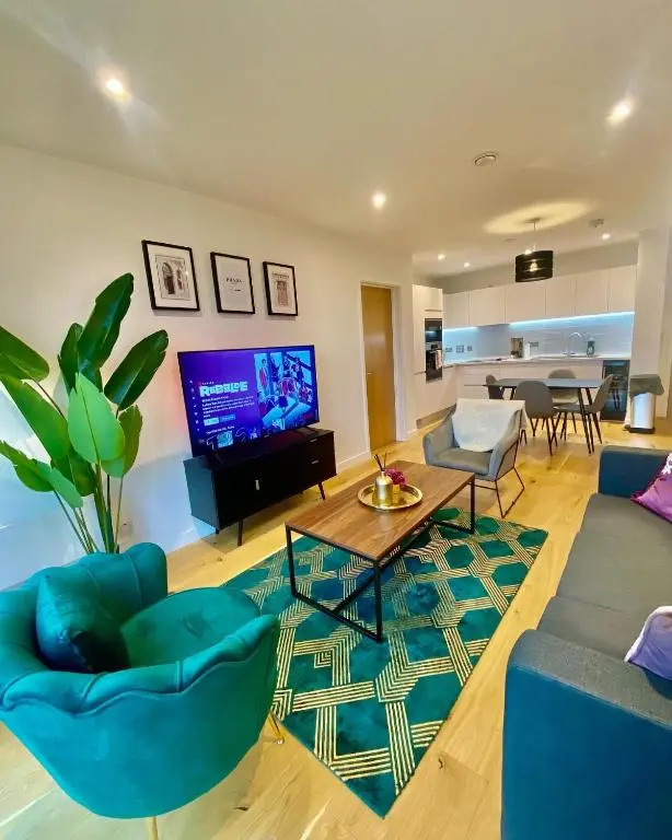 EXOTICSTAY Apartments - NEW BUILD - Luxe 2 Bedroom Apt - FREE Parking - Smart 4K TV With Ultrafast WiFi & Netflix - City Centre