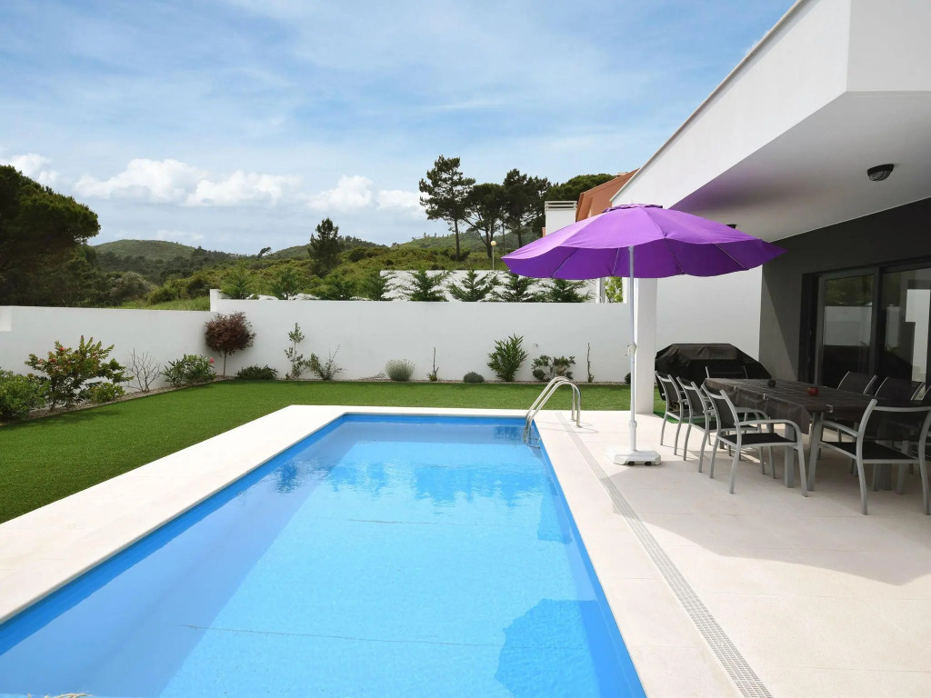 Holiday Home; Nazare Beach for Surfing