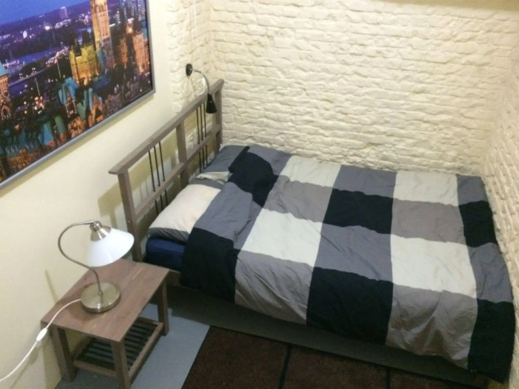 Saintlo Ottawa Jail Hostel