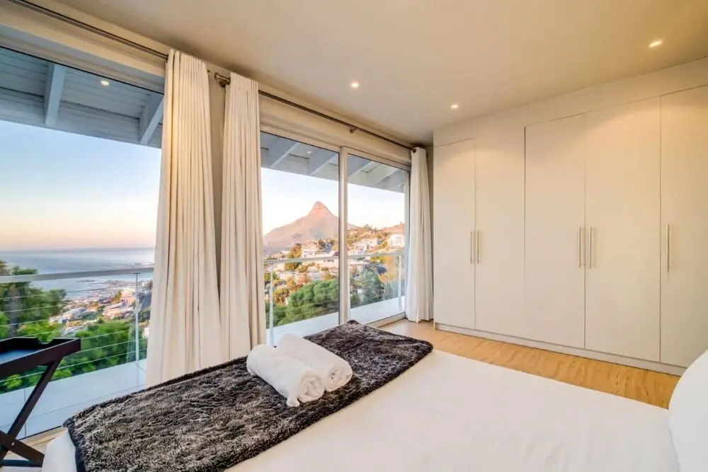Spacious Three Bedroom Villa in Camps Bay With Private Pool and Ocean Views The Falcon