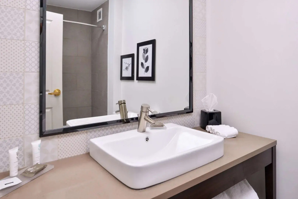 Country Inn & Suites by Radisson, Tinley Park, IL