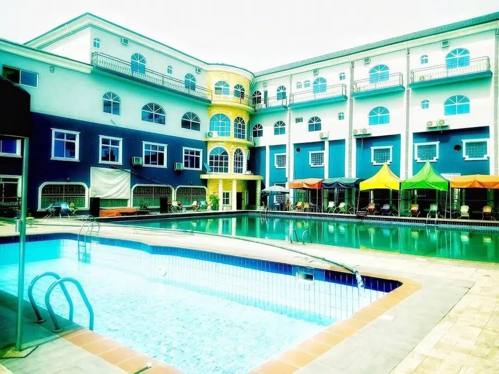 De-Lasmall Hotel and Resort Ltd