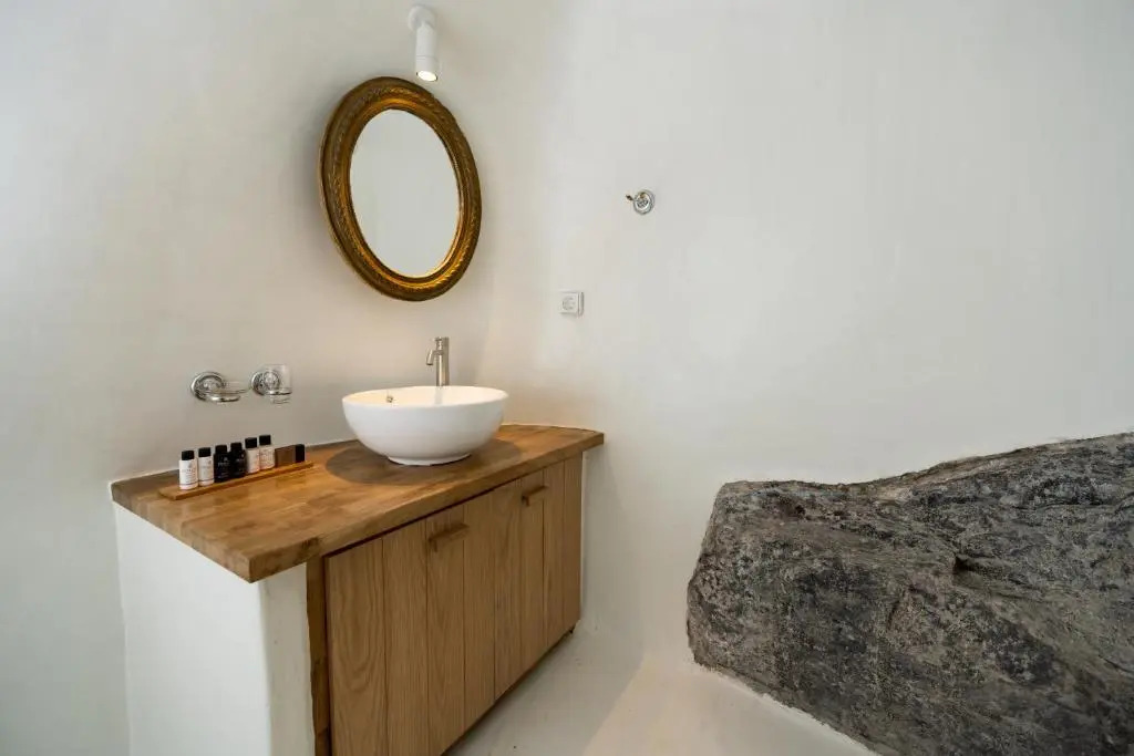Astrea Suites Notus Dome House