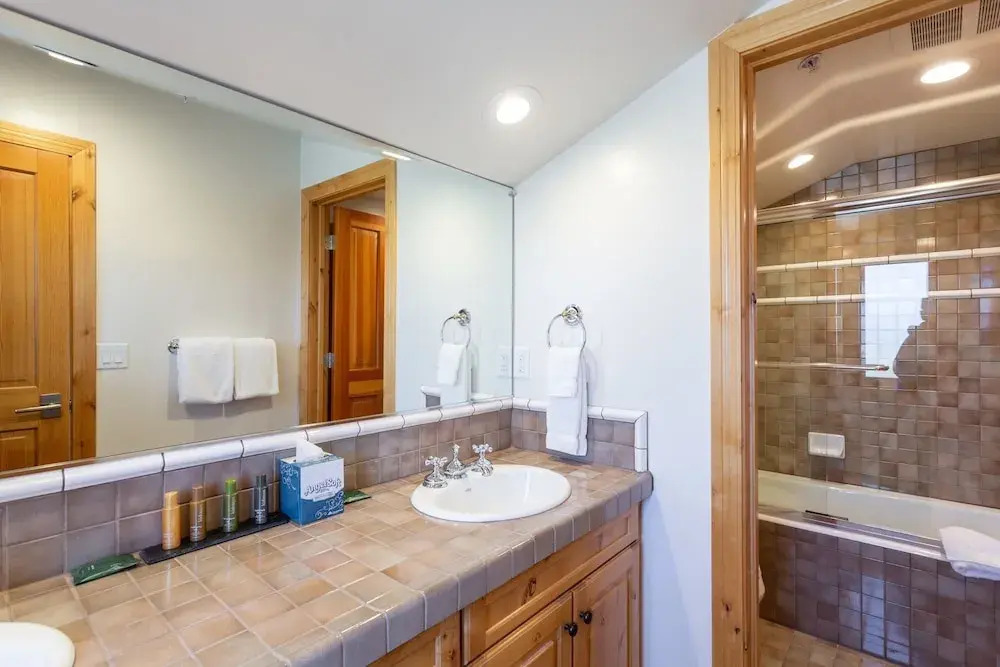Trail's End Lodge at Deer Valley Resort - Four Bedroom Residence with Space #504 4 Condo