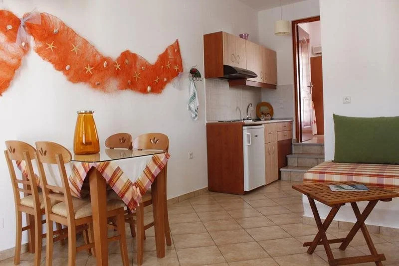 Mirabeli Apartments & Suites