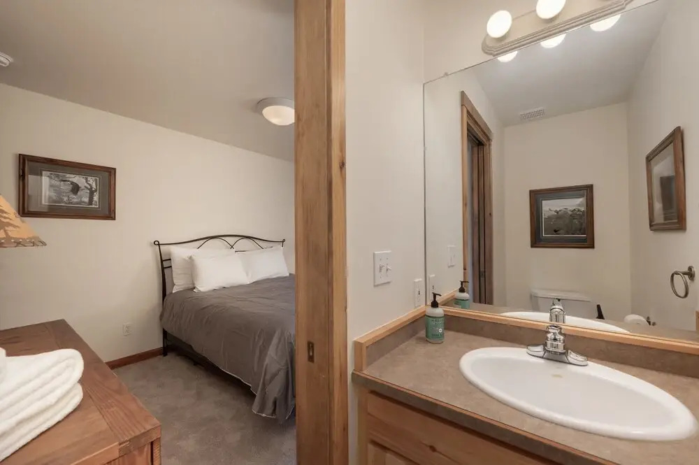 Silversnow 476 3 Bedroom Townhouse by RedAwning