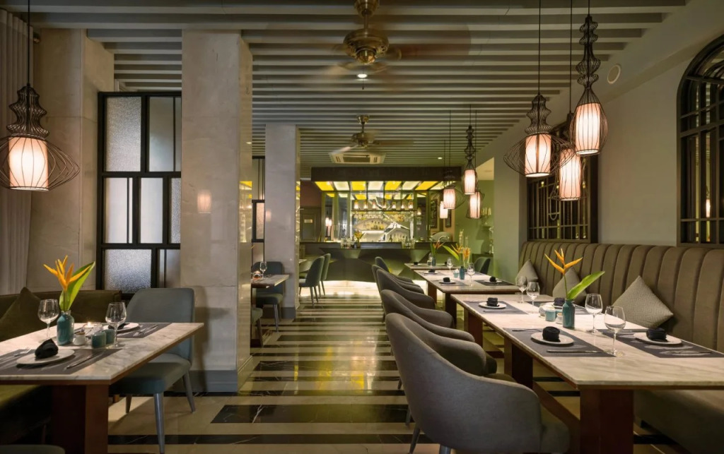 Отель La Mejor Hotel & Sky Bar