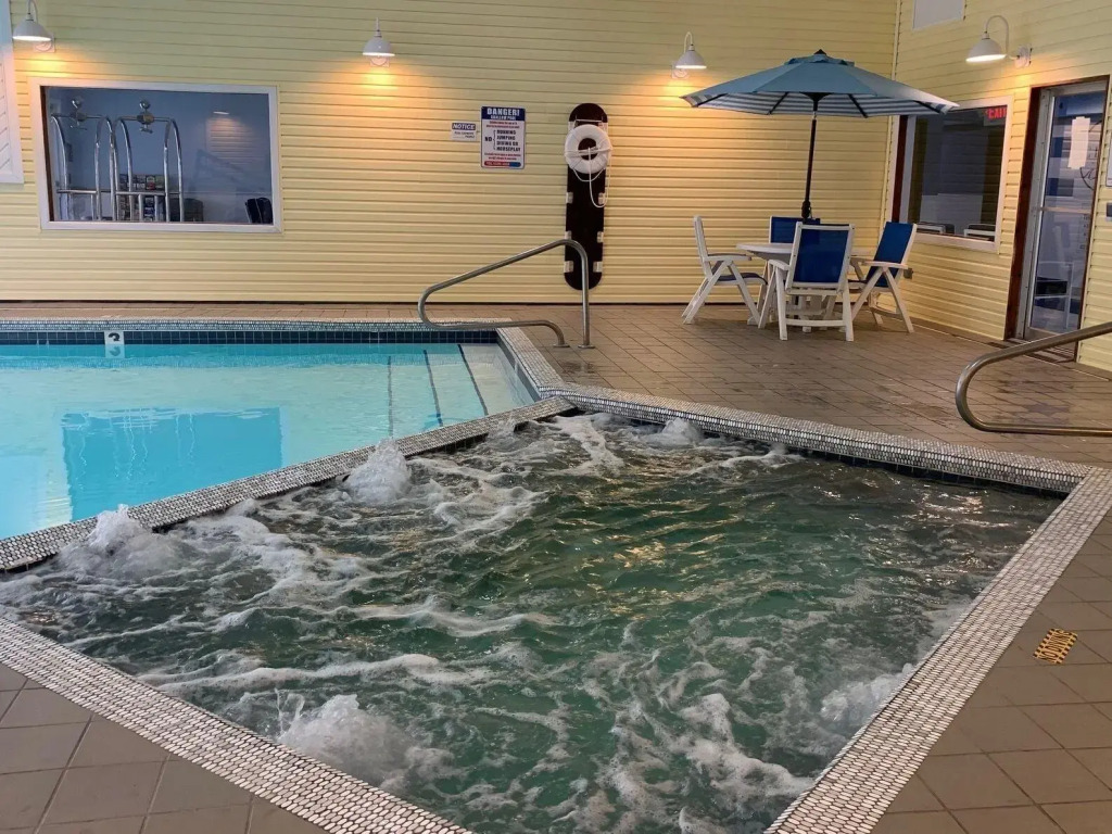 Breakers Resort & Beach Bar