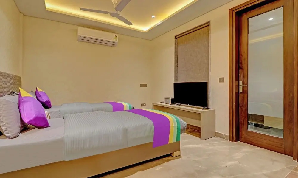KRYC Luxury Living near Indraprastha Apollo Hospital