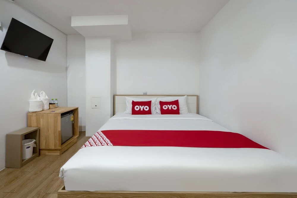 OYO 982 Charurat Suite​
