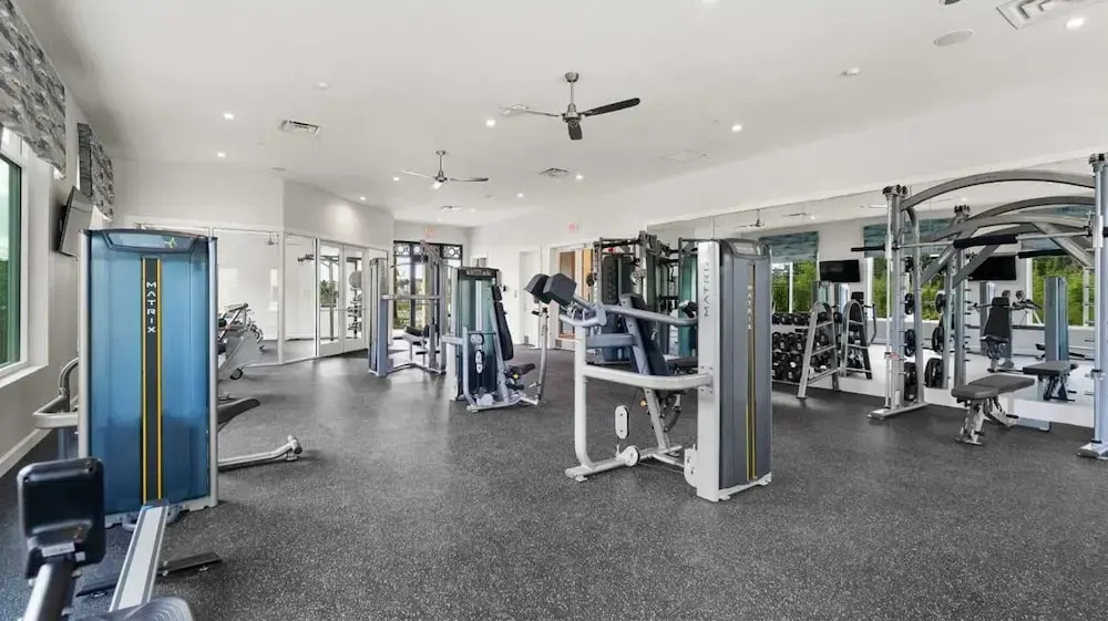 Contemporary Townhouse w BBQ & Pool Sleeps 12