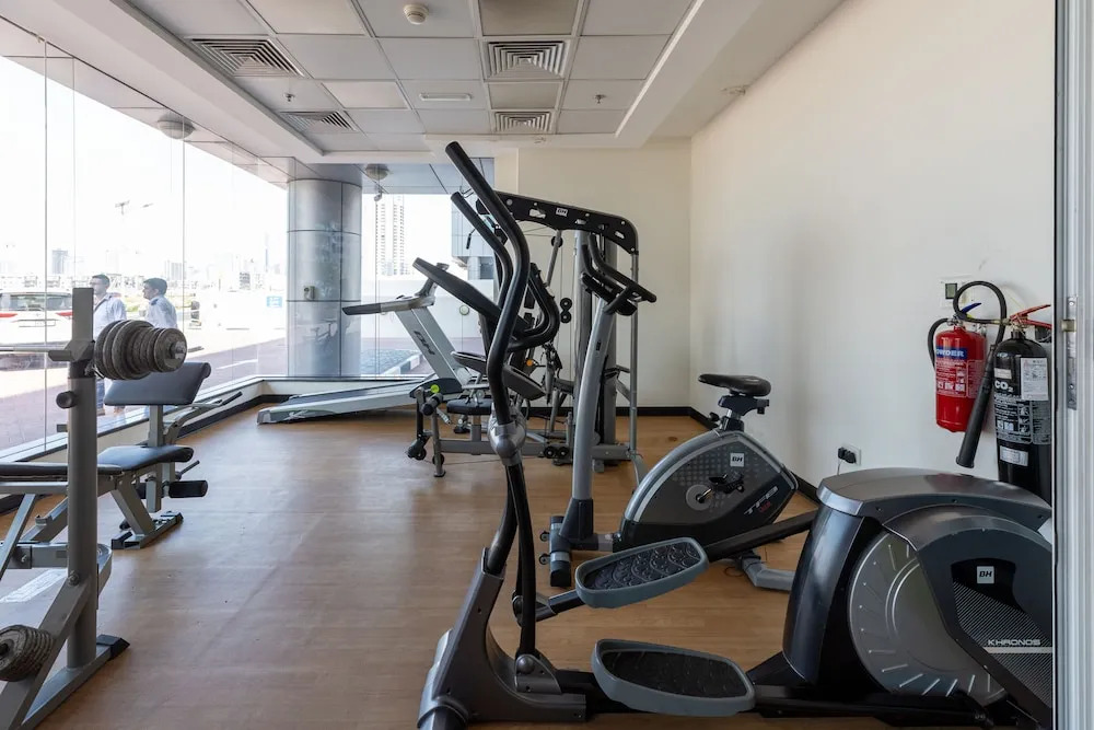 Waves - Cozy, Fully Furnished Studio in Dubai Sports City