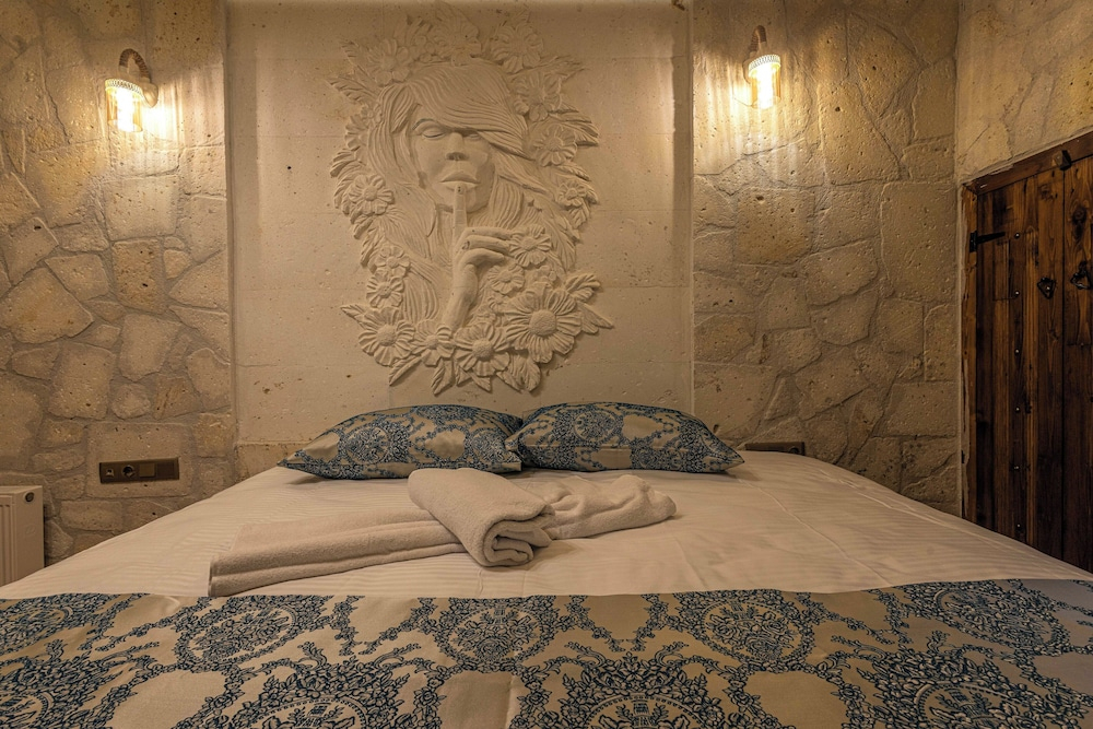 Tyana Cave House