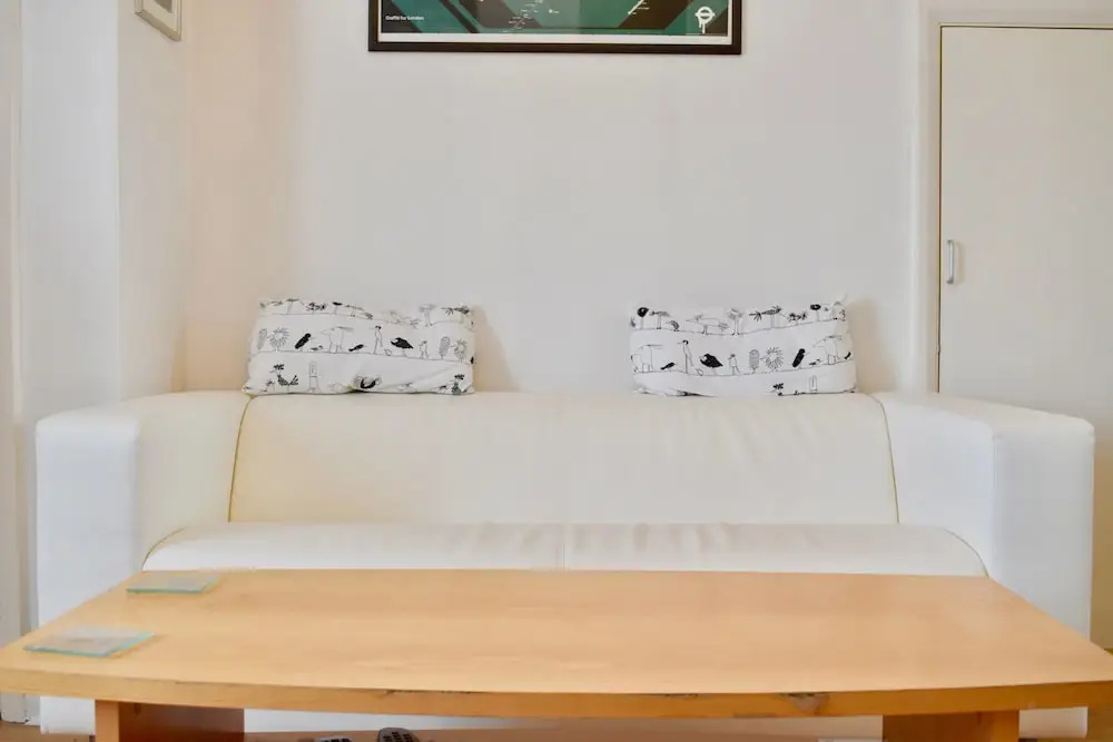 2 Bedroom Home Near Kemptown