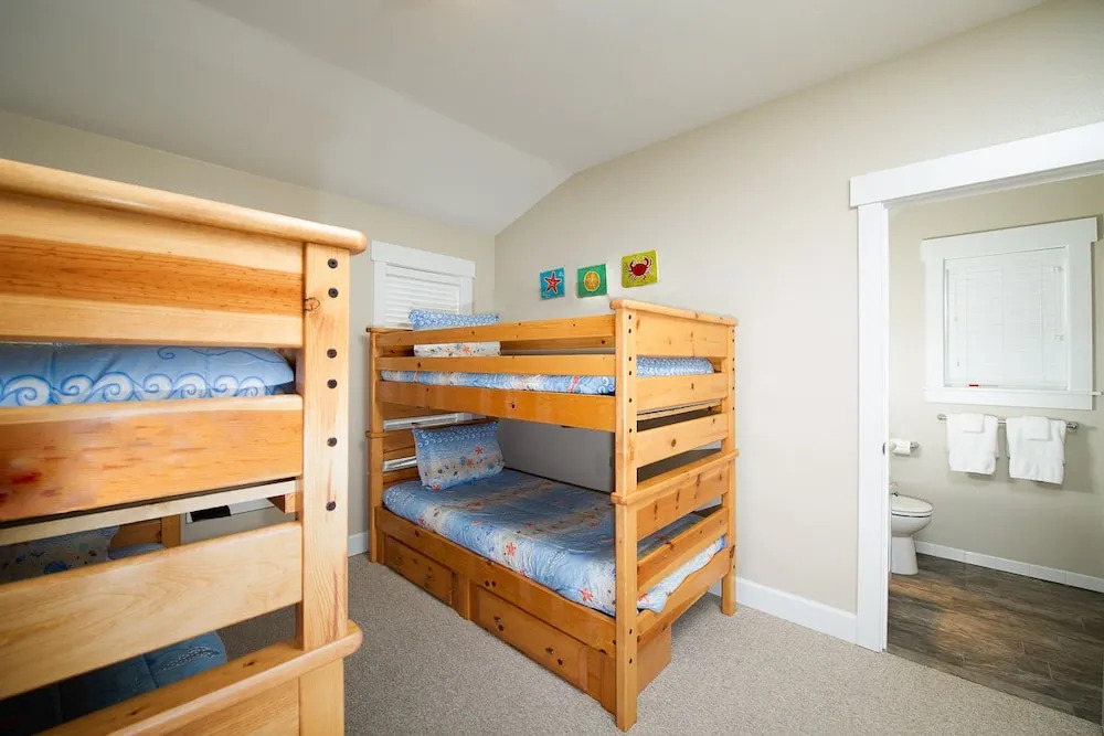 Bit of R'n R 3 Bedrooms 3.5 Bathrooms Home