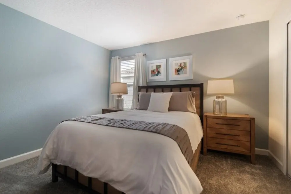 Champions Gate 1620 - Eight Bedroom Pool Home