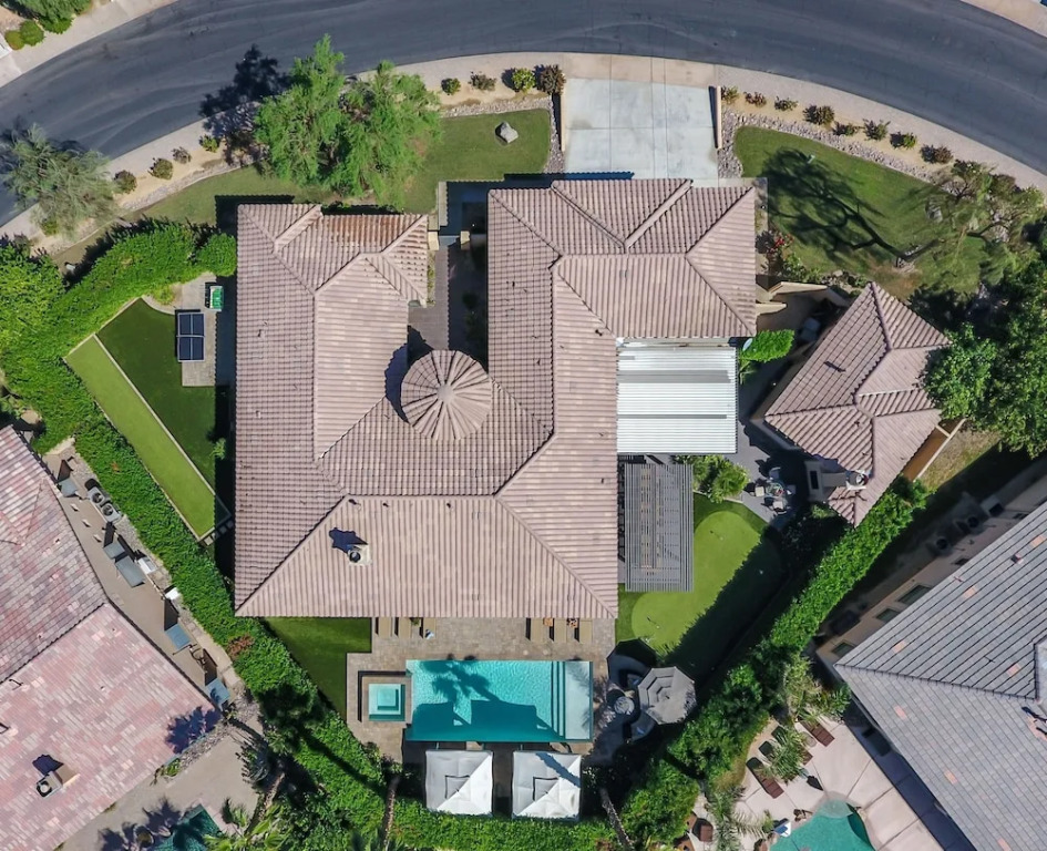 New Listing! Opulent 3-unit W/ Private Pool 7 Bedroom Home