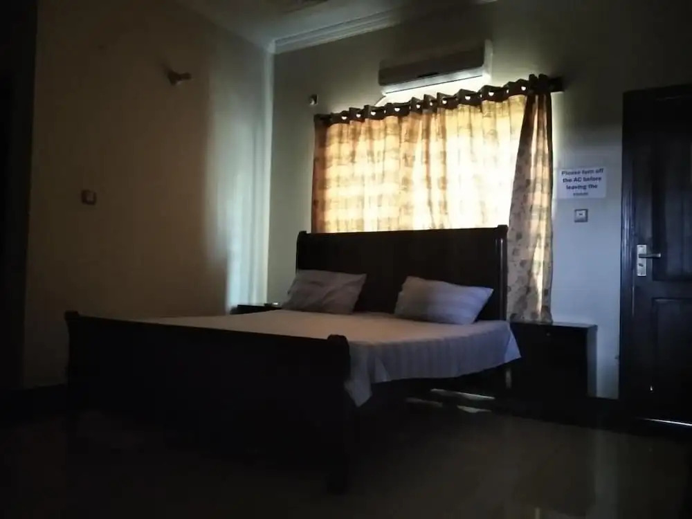 Evergreen Guest Lodge - EGL