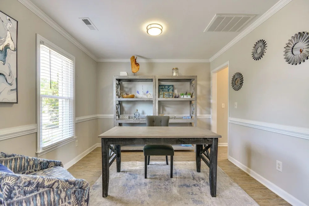 Fenced Yard & Ping-pong Table: Spacious Graham Gem