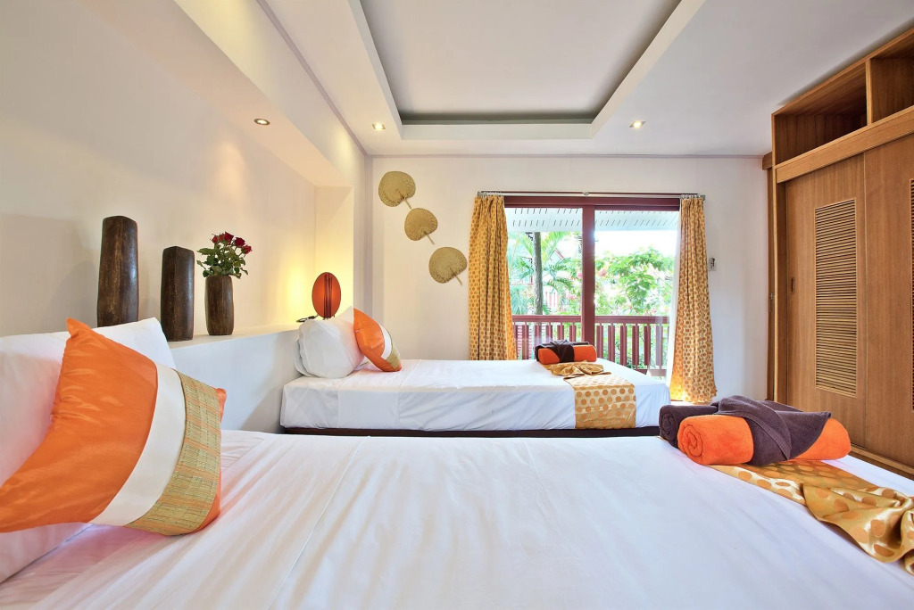 The Cosy Maenam Beach Resort