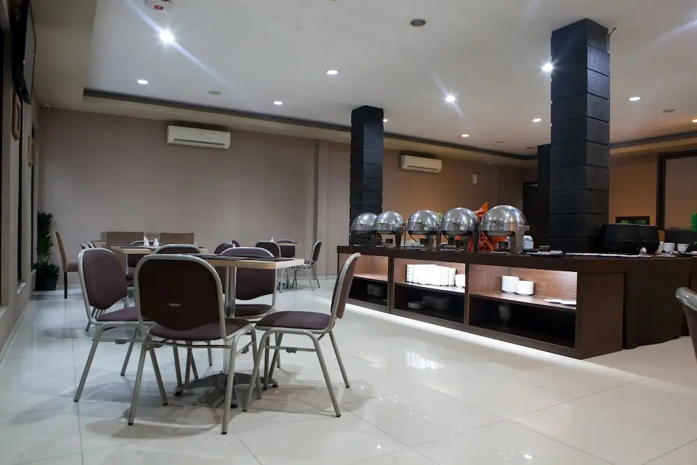 RedDoorz Plus near Bandung Indah Plaza