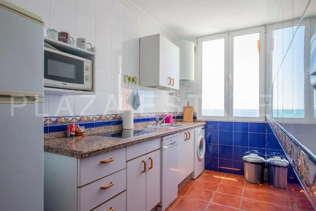 Apartamento en Edificio Torresol, 1ª linea de playa en Nerja
