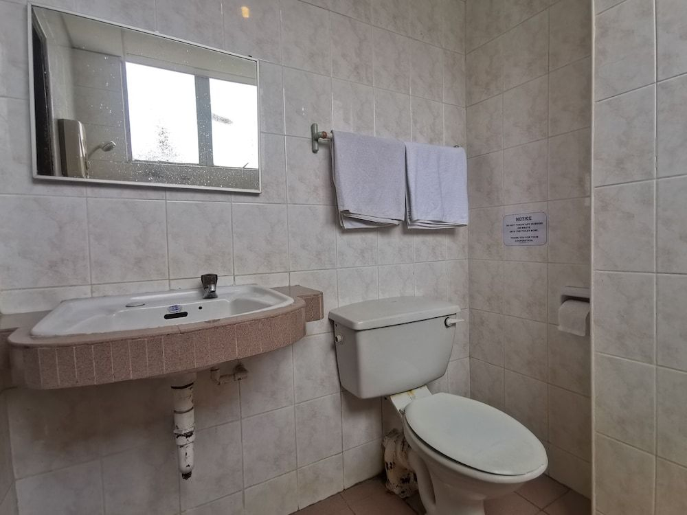 OYO 89864 Hotel Holiday Park