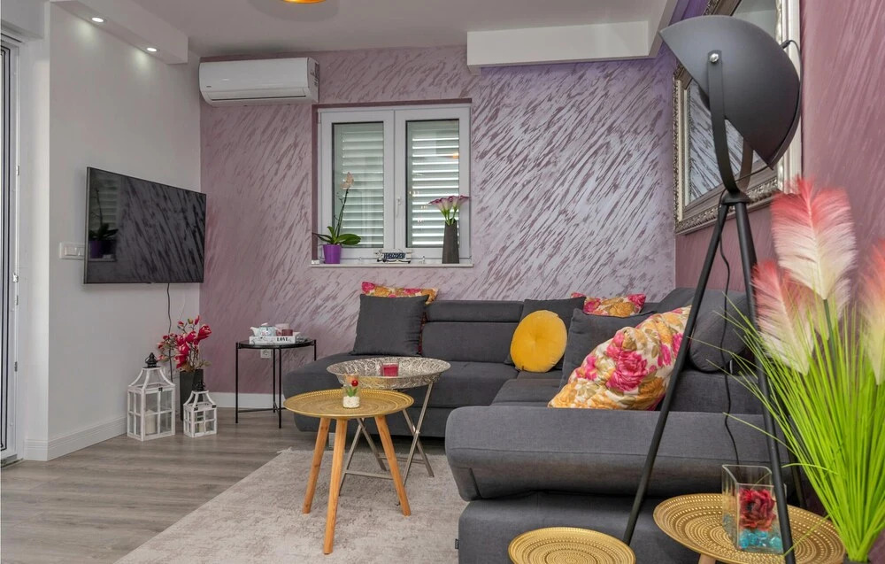 Amazing Apartment in Makarska With 2 Bedrooms and Wifi