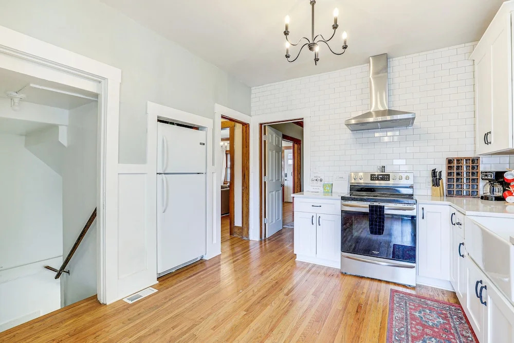 Spacious Lincoln Home w/ Yard < 1 Mi to Downtown!