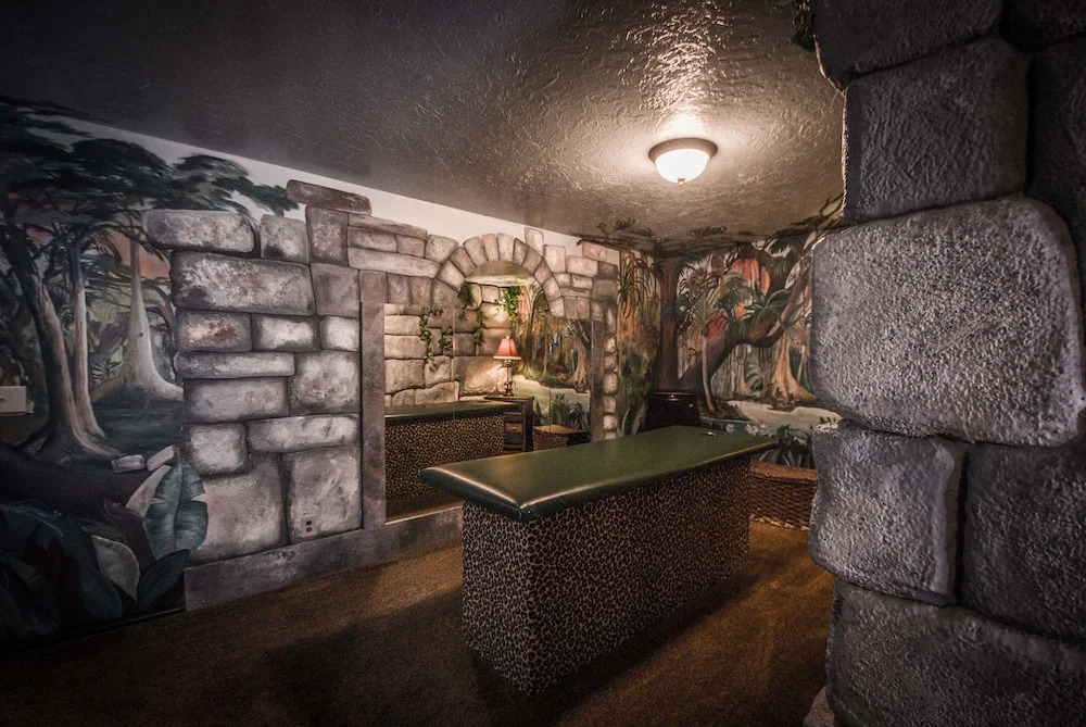 The Anniversary Inn - Logan