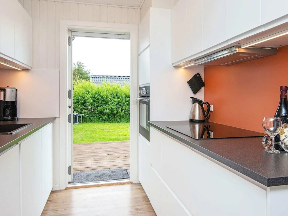 Enticing Holiday Home in Hemmet near Sea