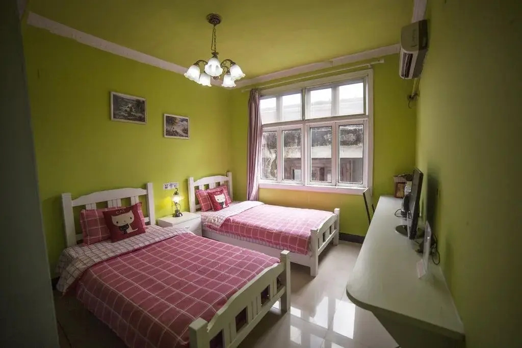 Fenghuang Slowly Time Inn