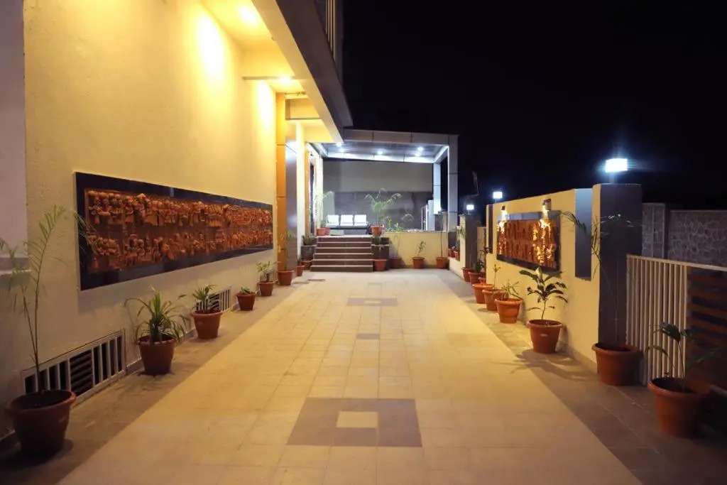 Hotel The Golden Palms ( A unit of MGR Hotels & Resorts)