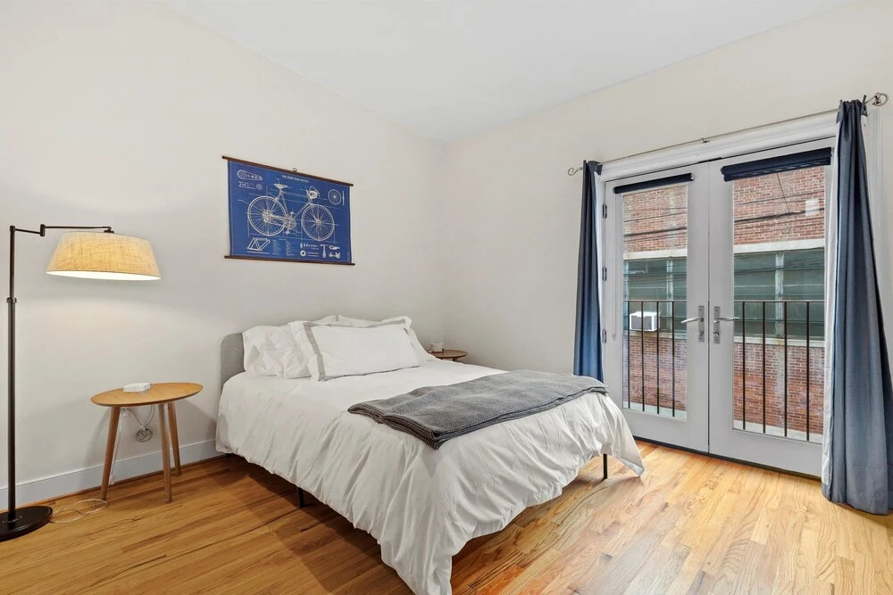 Logan Circle Carriage House 1b-1b Central Bright