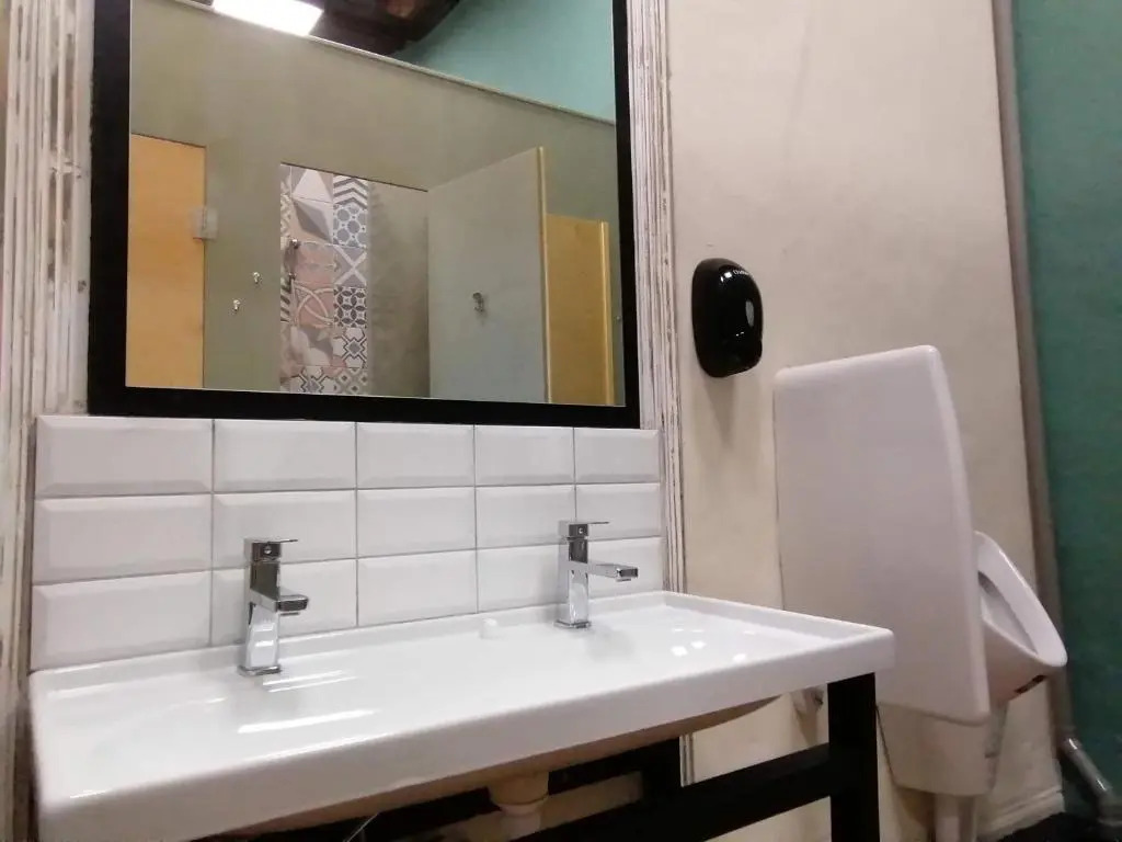 Le Mat Hostel
