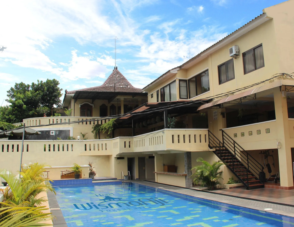 Front One Resort Yogyakarta